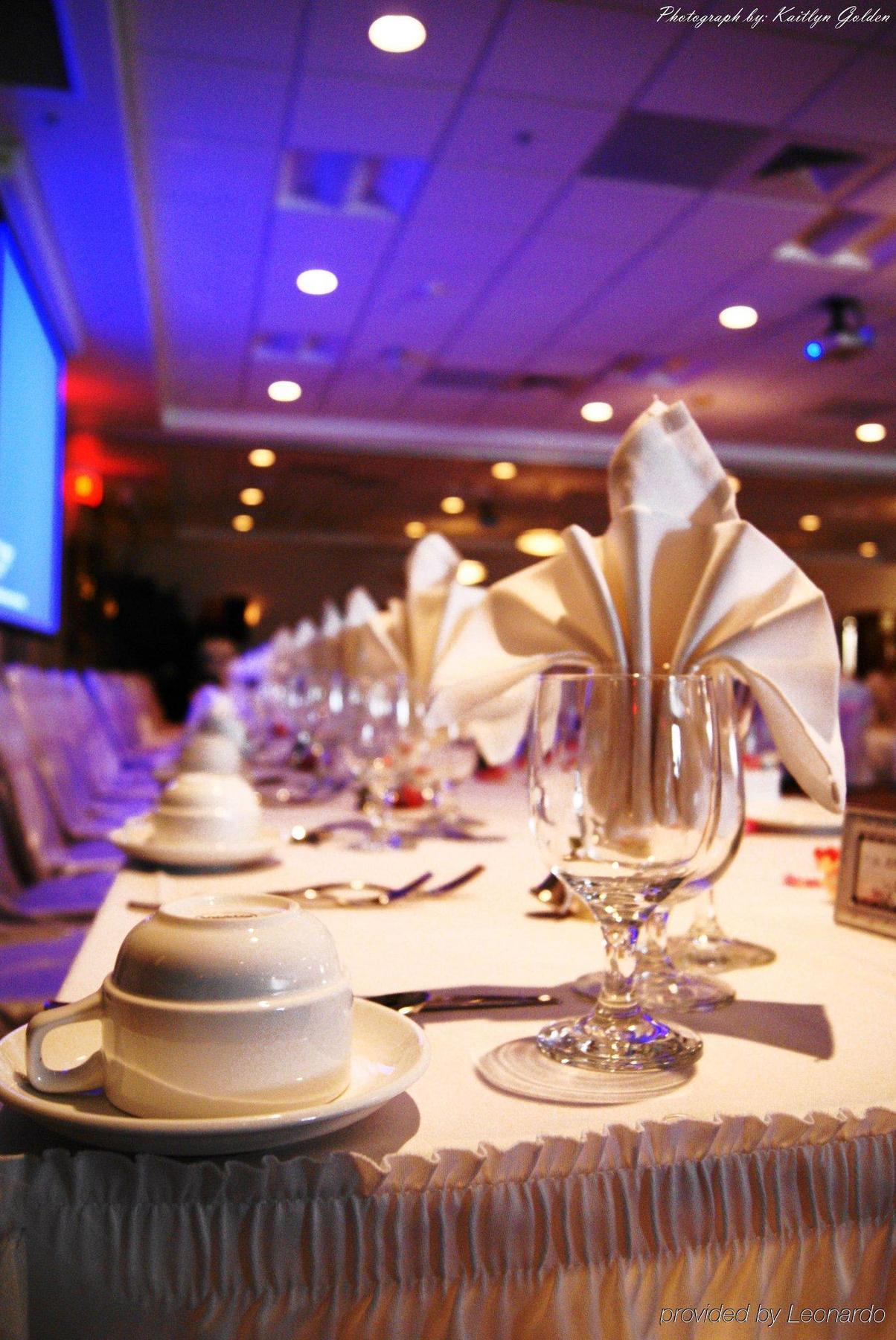 Holiday Inn Purdue - Fort Wayne By Ihg Exterior photo
